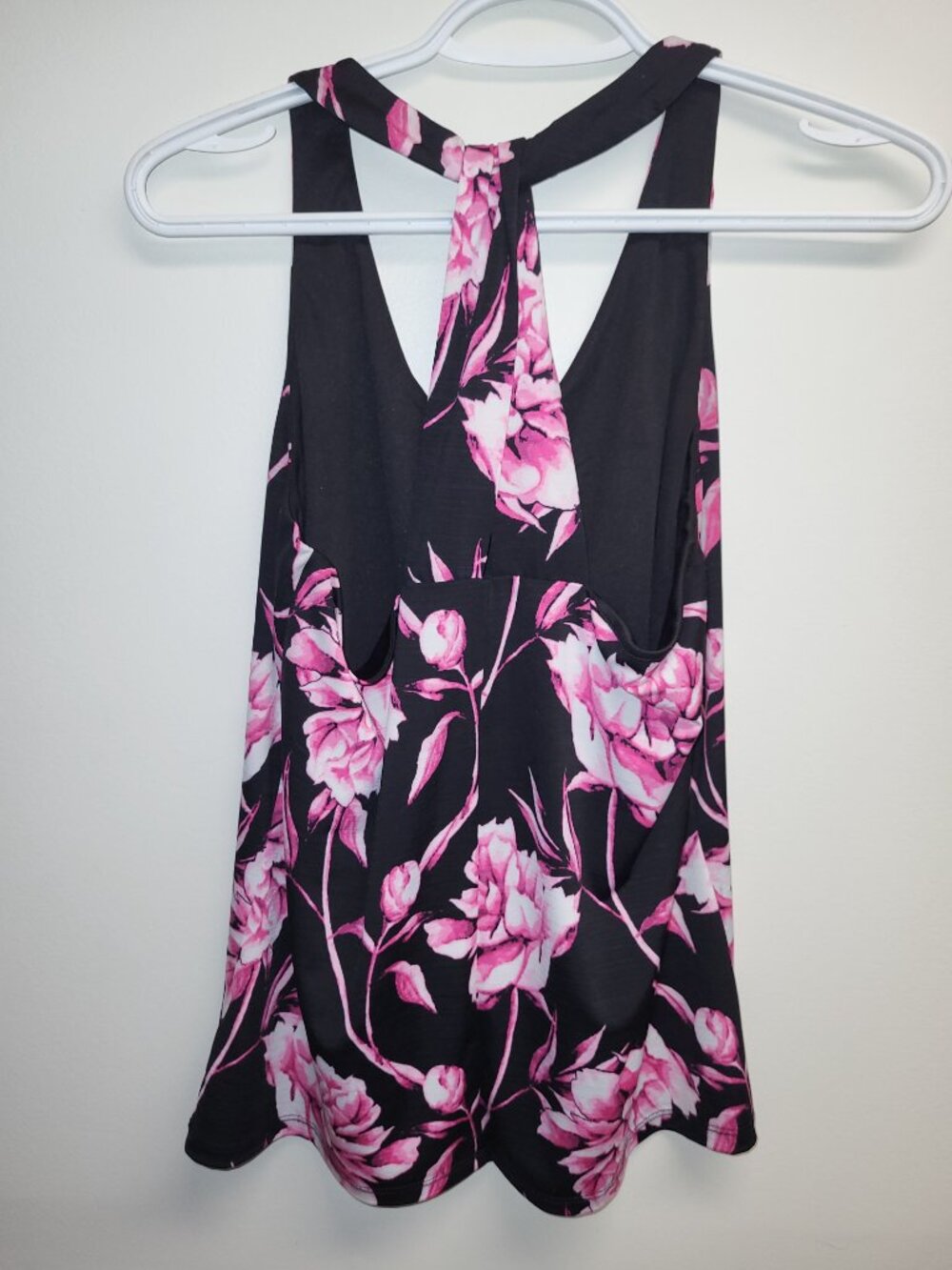 Ricki's Floral Tank Top Women's Small Black Pink Sleeveless V-Neck Blouse - Picture 3 of 12